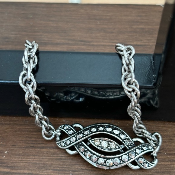 Avon rhinestone bracelet/ twisted silver tone chain/ fits wrist size 7.75 - Picture 5 of 5